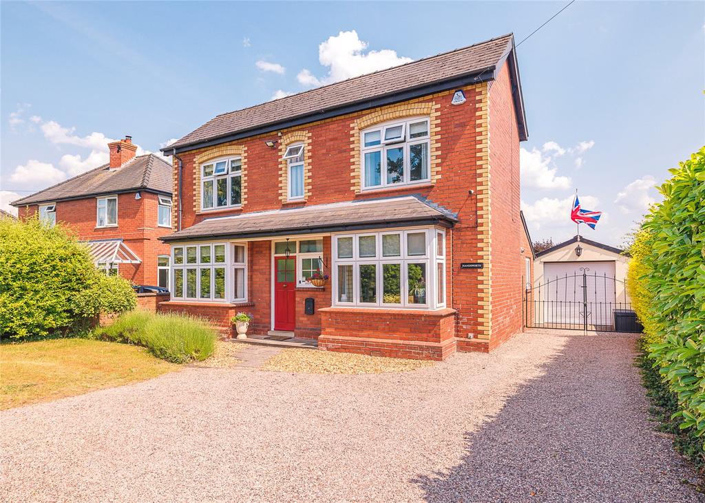 Ledbury Road, RossonWye, Hfds, HR9 2 bed detached house for sale £450,000