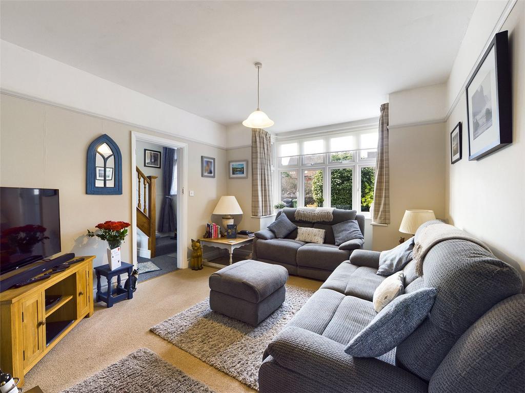 Ledbury Road, RossonWye, Hfds, HR9 2 bed detached house £450,000