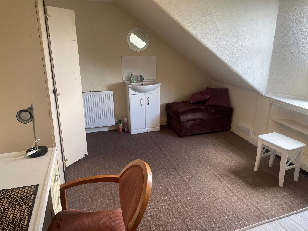 Queen Street, Stirling Town... 1 bed in a house share £400 pcm (£92 pw)