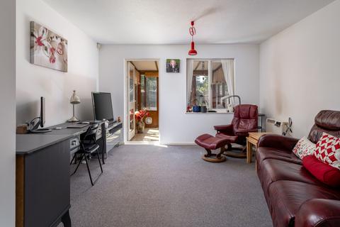 2 bedroom terraced house for sale, Oaklands, Horley, Surrey, RH6