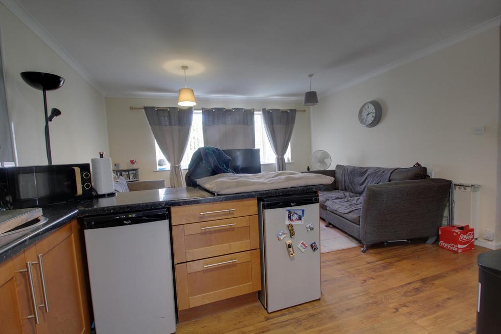 Elizabeth Walk, Tipton, West Midlands 1 bed flat for sale £55,000