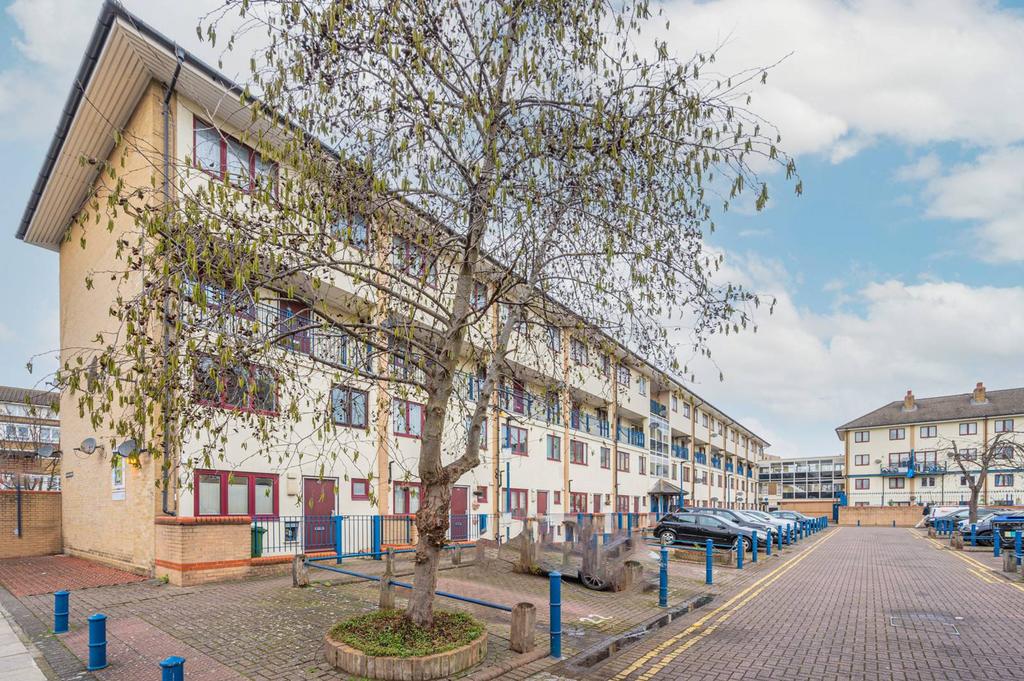 Willowbrook Estate, Peckham, London... 3 bed flat £350,000