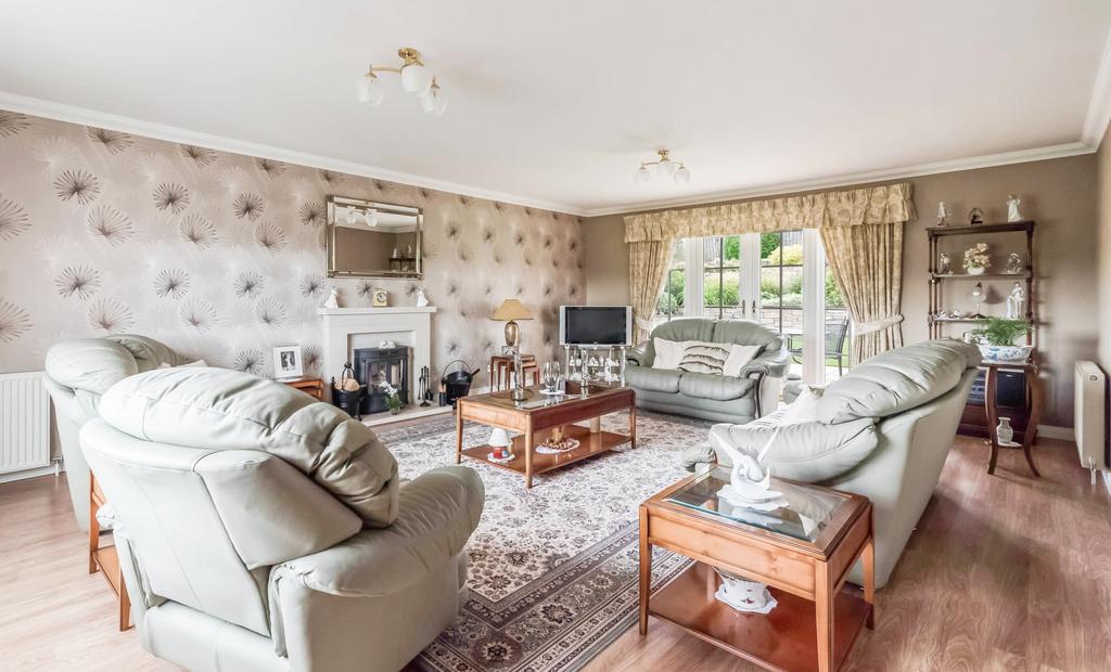 New Fowlis, Crieff PH7 5 bed detached villa for sale £565,000