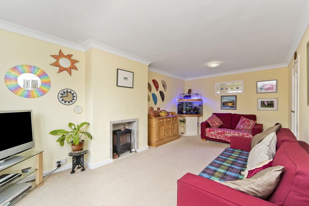 110 Muirfield Drive, Gullane, EH31 2HJ 2 bed semidetached house £280,000