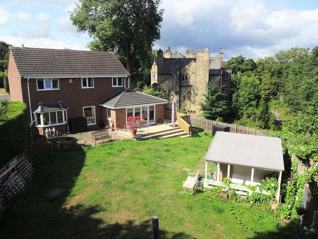 Green Lane, Greetland HX4 5 bed detached house for sale £500,000
