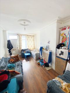 24 Broughton Terrace, Leeds, LS9 6BA
