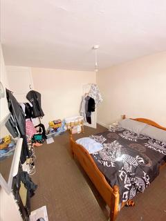 24 Broughton Terrace, Leeds, LS9 6BA