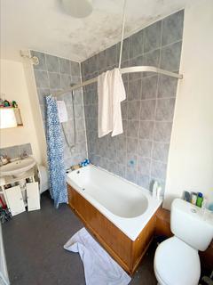 24 Broughton Terrace, Leeds, LS9 6BA