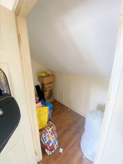 24 Broughton Terrace, Leeds, LS9 6BA