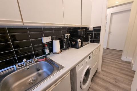 2 bedroom flat to rent, Ashvale Place, The City Centre, Aberdeen, AB10