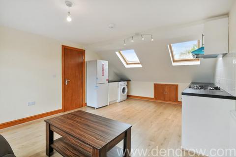 1 bedroom flat for sale, Gordon Road, Ealing, London, W5