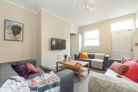 1 bedroom in a house share to rent, 79 Headingley Avenue, Headingley, Headingley, Leeds, LS6 3ER