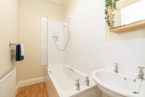 1 bedroom in a house share to rent, 79 Headingley Avenue, Headingley, Headingley, Leeds, LS6 3ER