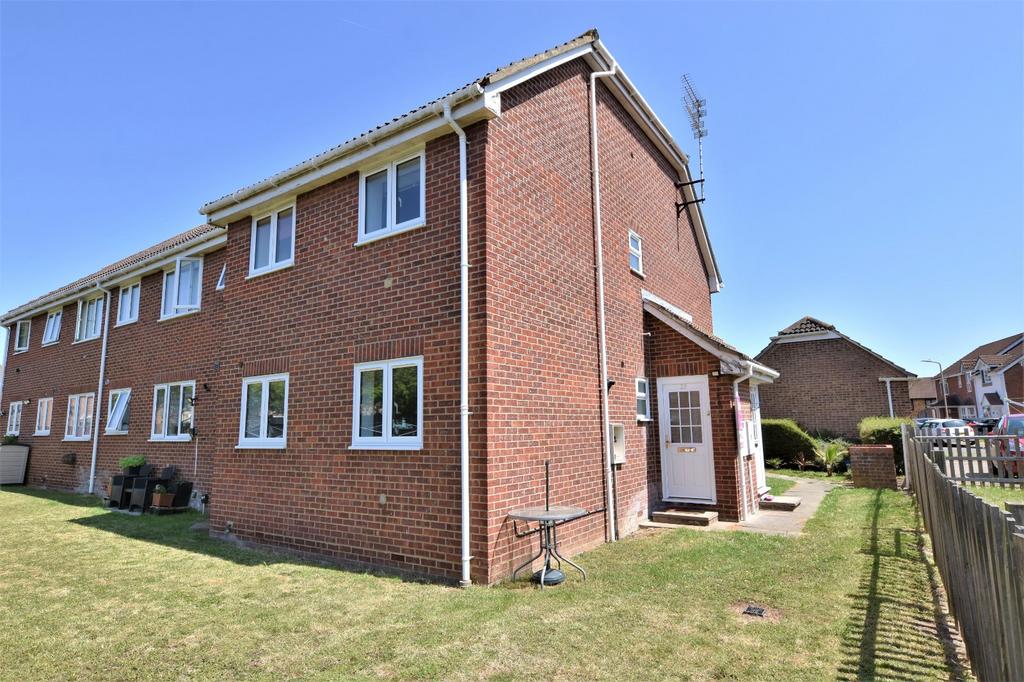 Datchet Drive, Shoeburyness, Essex, SS3 1 bed apartment £139,950