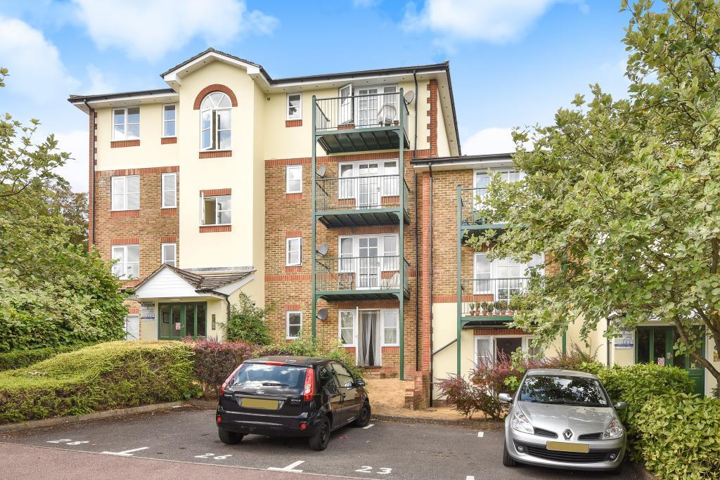 High Buckinghamshire, HP11 2 bed apartment £1,200 pcm (£277 pw)