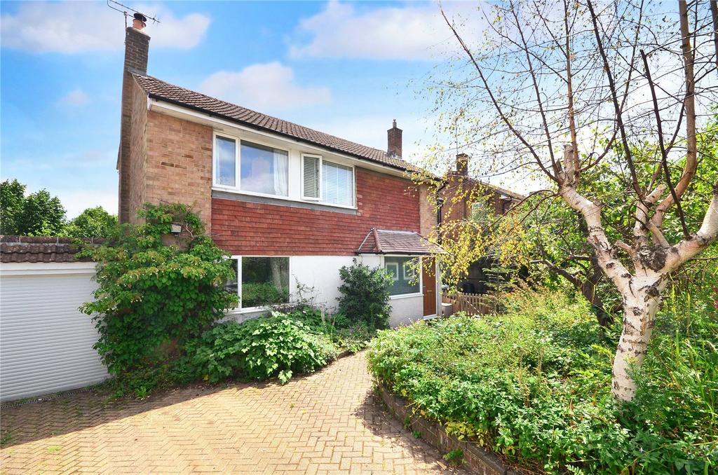 East Grinstead, West Sussex, RH19 4 bed detached house for sale £585,000