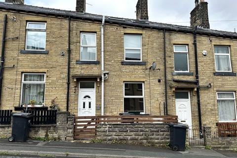 2 bedroom terraced house to rent, Albert Road, Sowerby Bridge, HX6