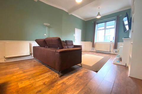 96 Junction Road, Northampton, NN2 7HS
