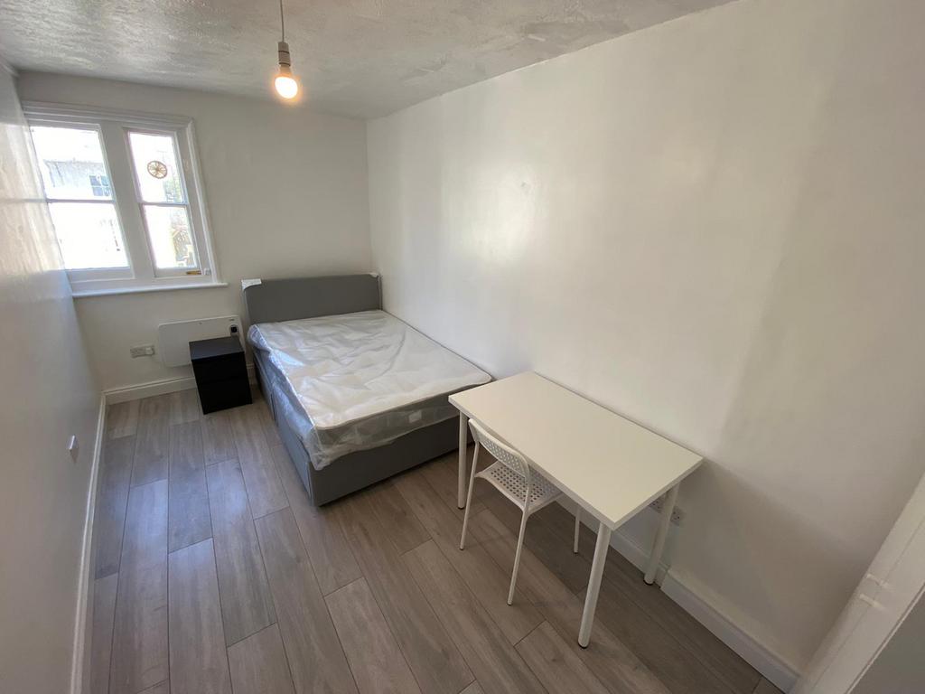 Western Road, Brighton, BN3 2 bed flat to rent £1,350 pcm (£312 pw)