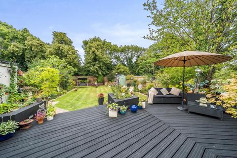 301 Pickhurst Rise, West Wickham, BR4 0AH