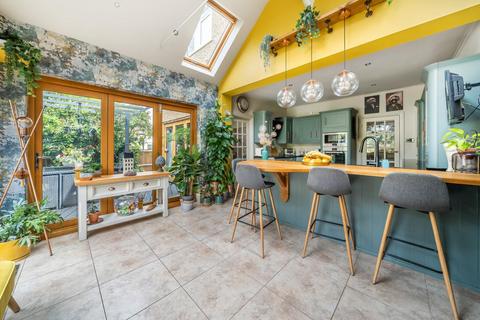 301 Pickhurst Rise, West Wickham, BR4 0AH