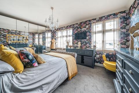 301 Pickhurst Rise, West Wickham, BR4 0AH