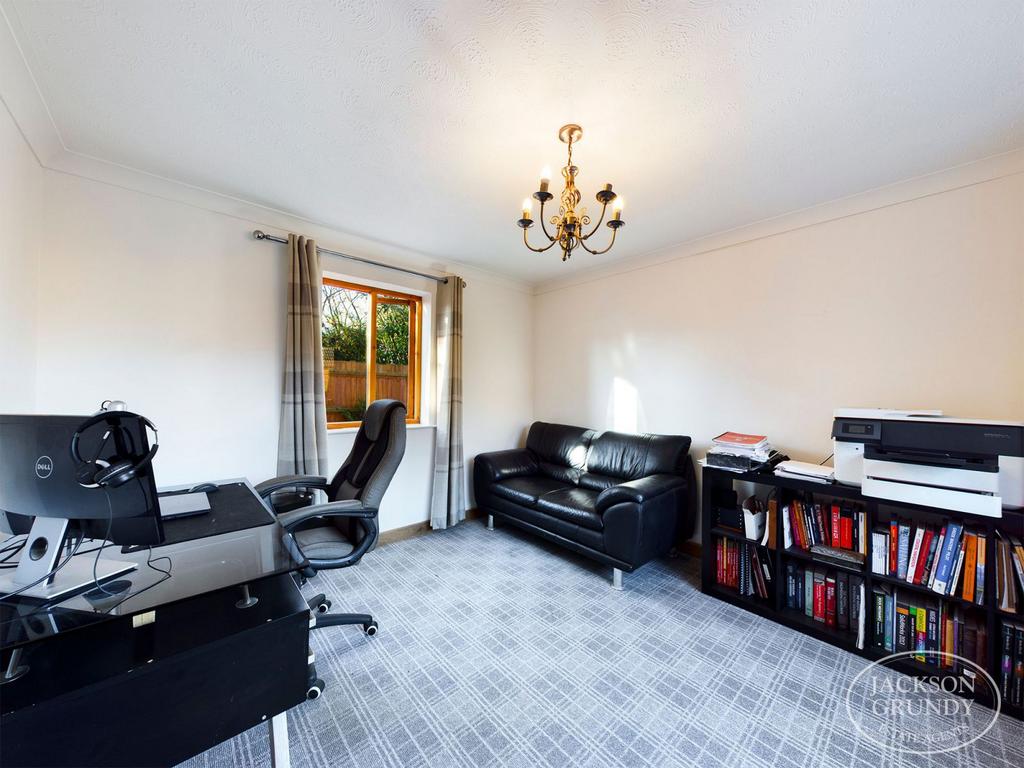 Study/dining room