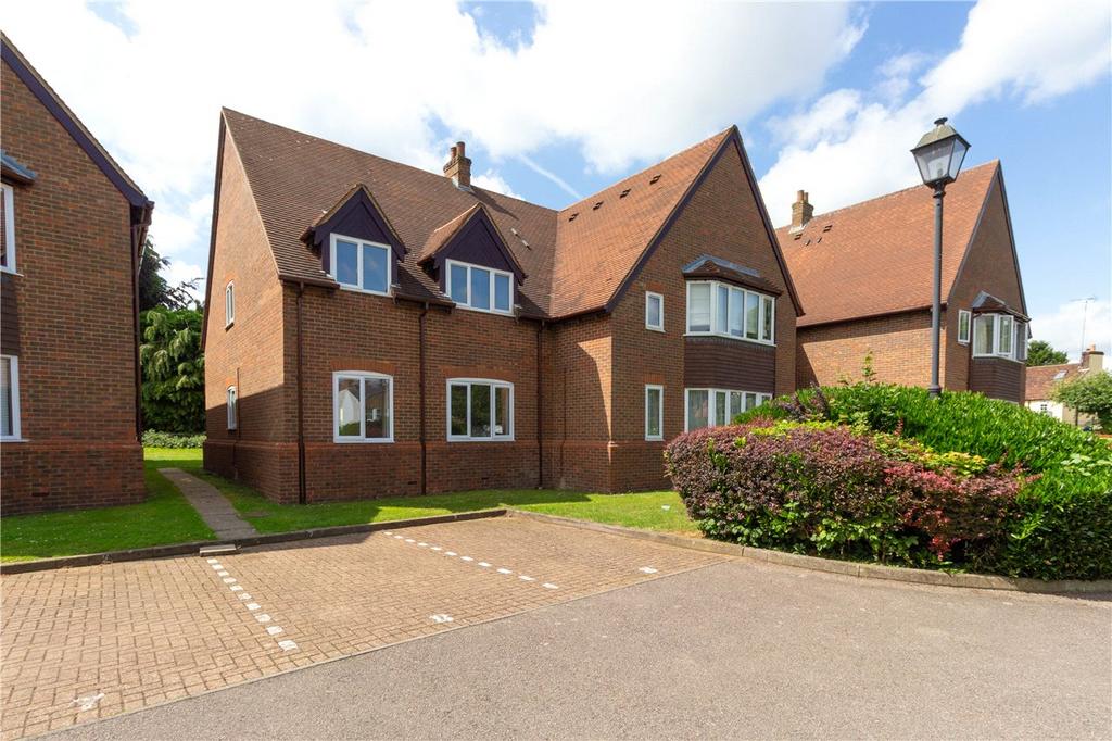 Westminster Court, Grove Road, Harpenden, Hertfordshire 2 bed flat for