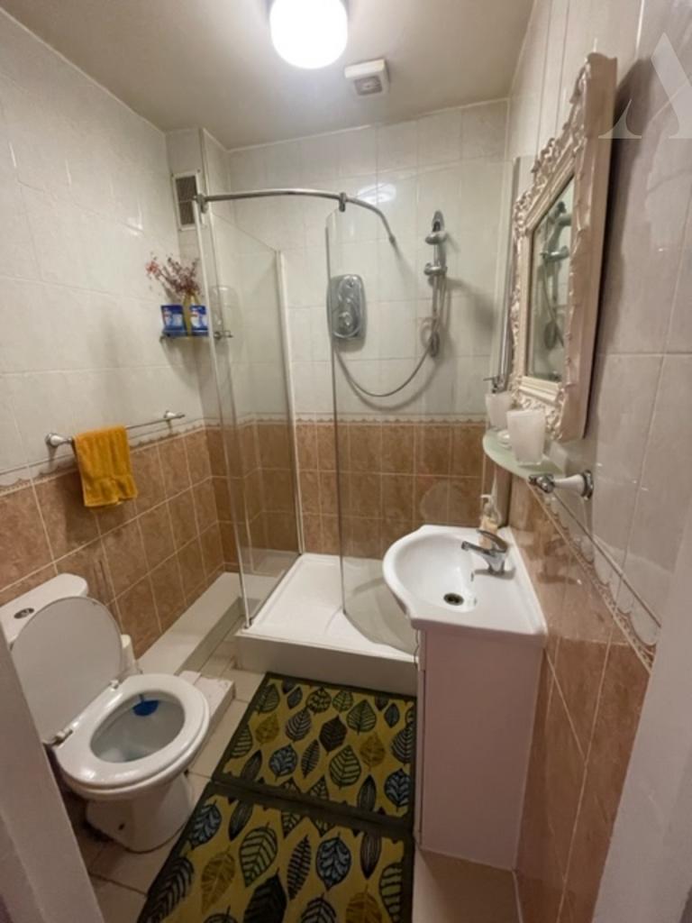 208 stetchford road shower room 1