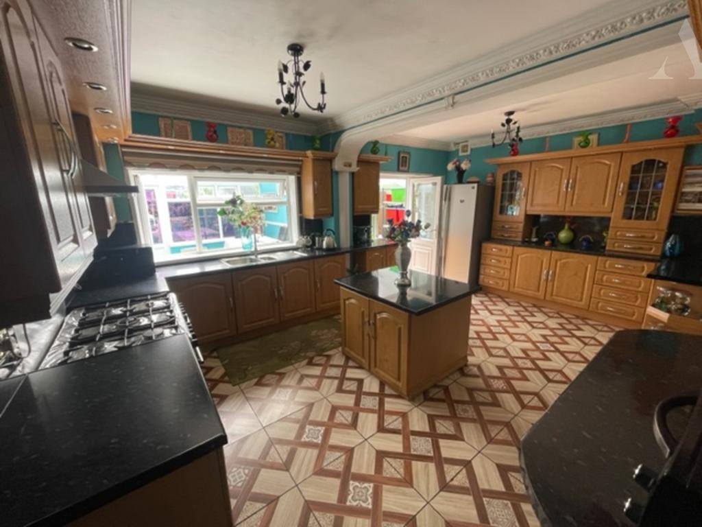 208 stetchford road kitchen 2