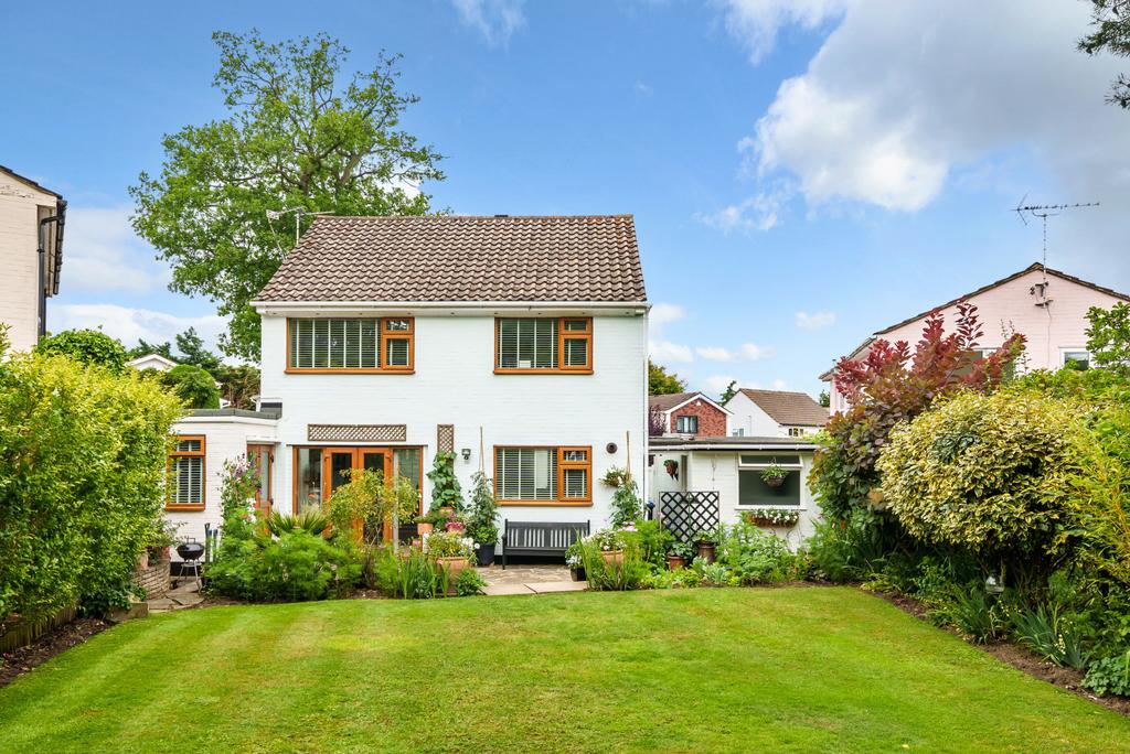 Coombe Drive, Row Town, KT15 3 bed detached house for sale £650,000