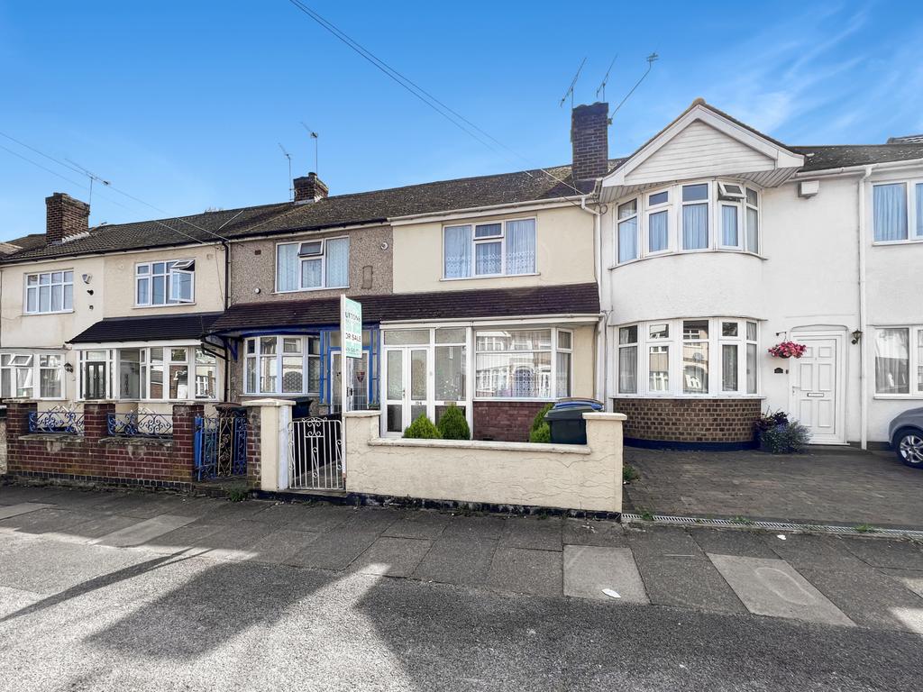 Oldham Avenue, Wyken, Coventry, CV2 5EU 3 bed terraced house for sale