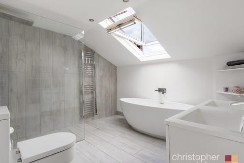 8 Dysons Close, Waltham Cross, EN8 8RL