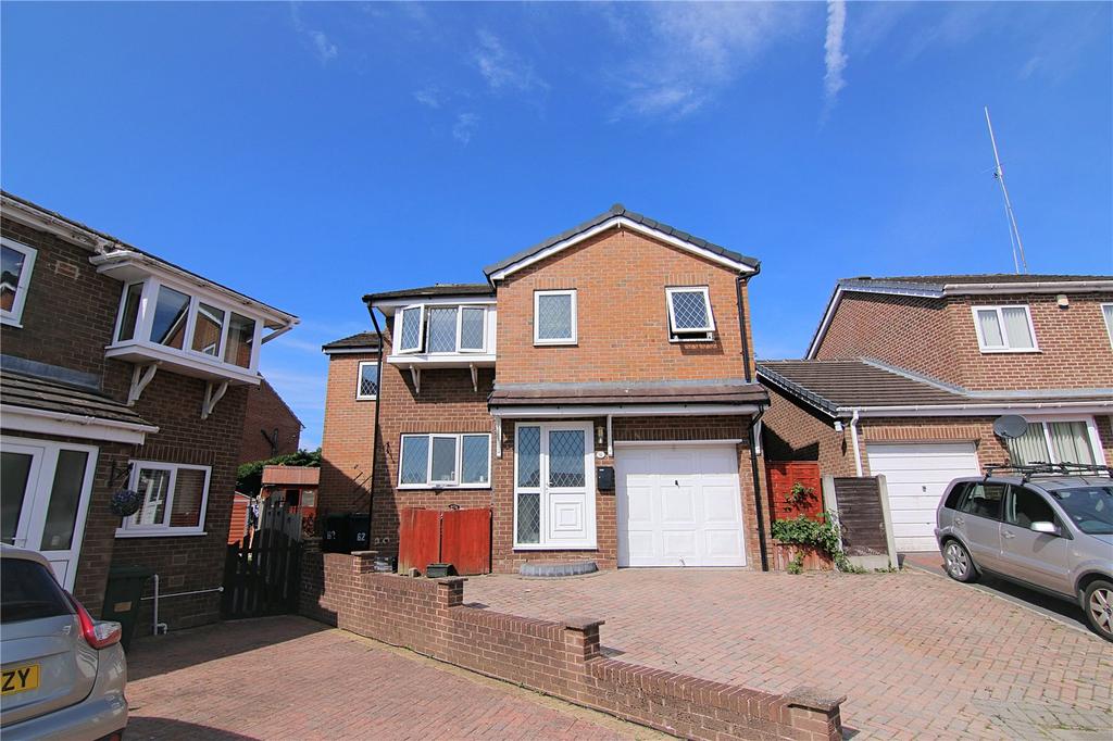 Cloverville Approach, Odsal, Bradford, BD6 4 bed detached house for