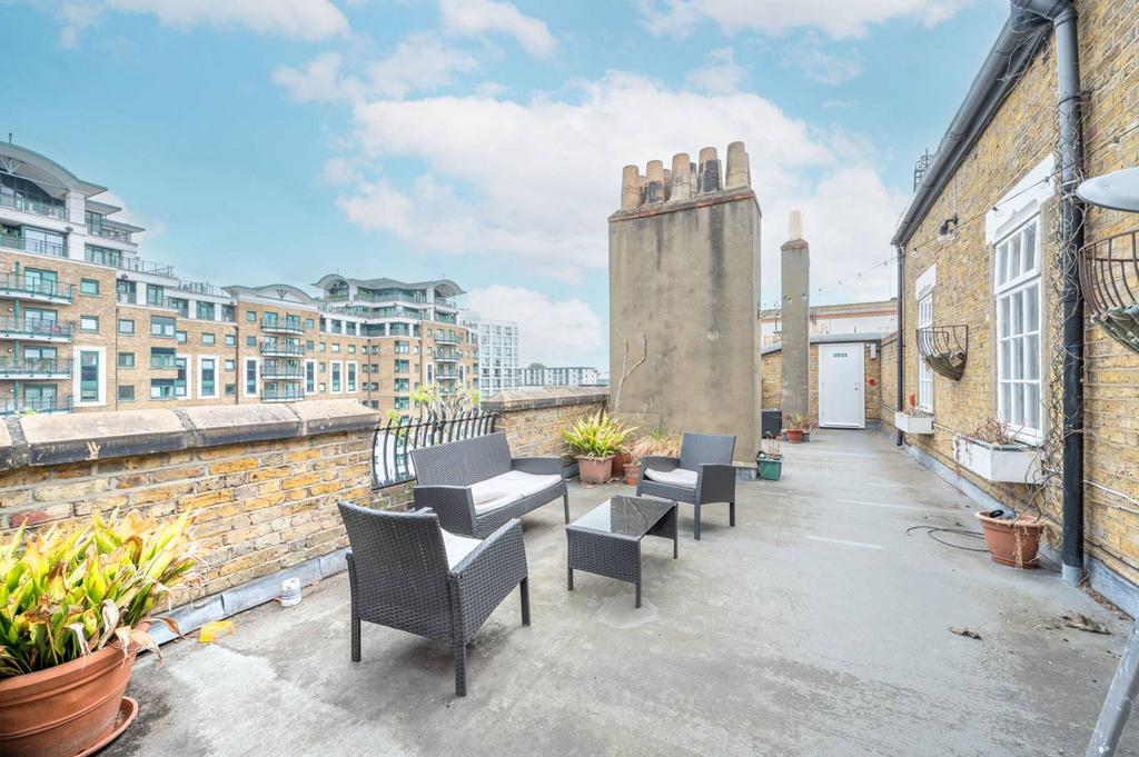 Avonmore Gardens, West Kensington, London, W14 2 bed flat for sale £