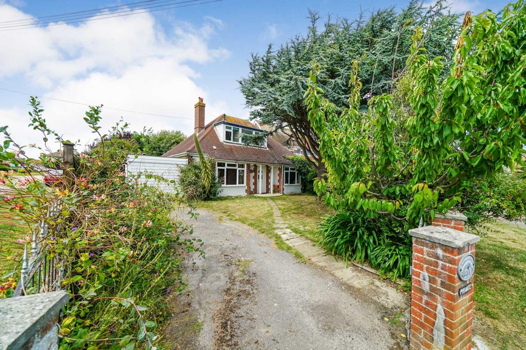 Grafton Road, Selsey 4 bed detached house for sale £547,000