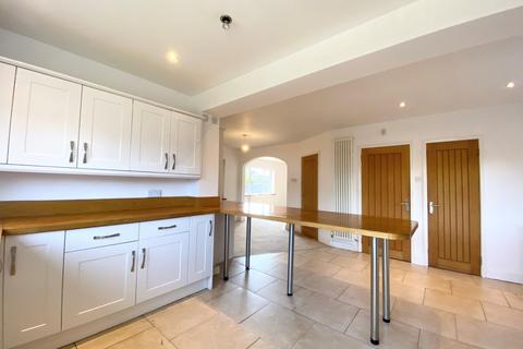 5 bedroom detached house to rent, Headland Avenue, Seaford
