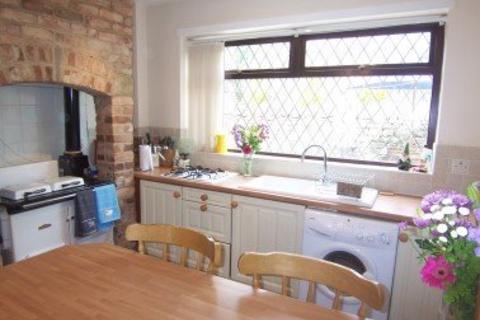 3 bedroom end of terrace house to rent, School Street, Hemingfield, Barnsley, S73 0PS