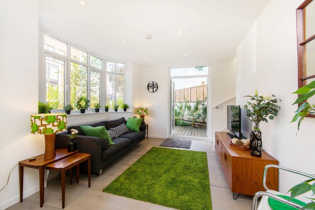 Cheviot Road, West Norwood, London, SE27 3 bed detached house for sale £750,000