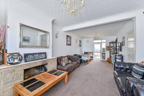 4 bedroom semi-detached house for sale - Khama Road, Tooting Broadway, London, SW17