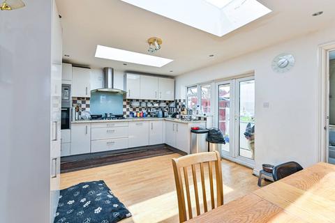 4 bedroom semi-detached house for sale - Khama Road, Tooting Broadway, London, SW17