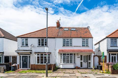 63 Khama Road, London, SW17 0EN