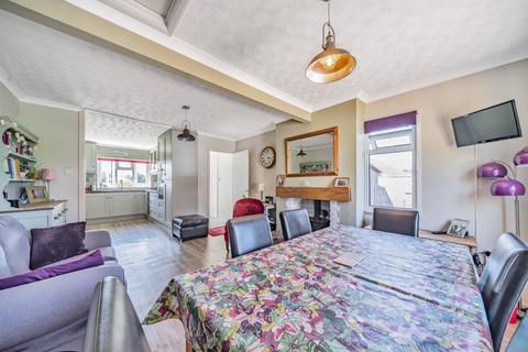 2 bedroom detached bungalow for sale - Durbans Road, Wisborough Green, West Sussex