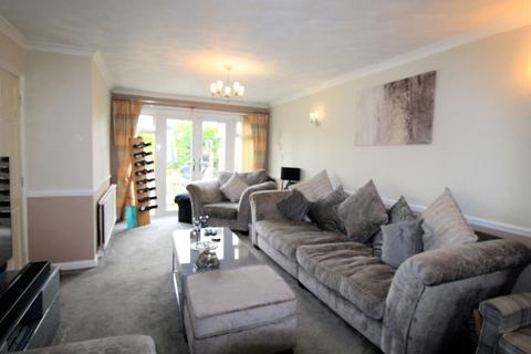 6 bedroom semi-detached house for sale, Sunnyside Gardens, Upminster RM14