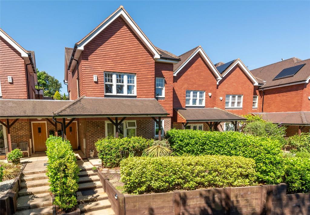 Vincent View, Dorking, Surrey, RH4 4 bed semidetached house for sale