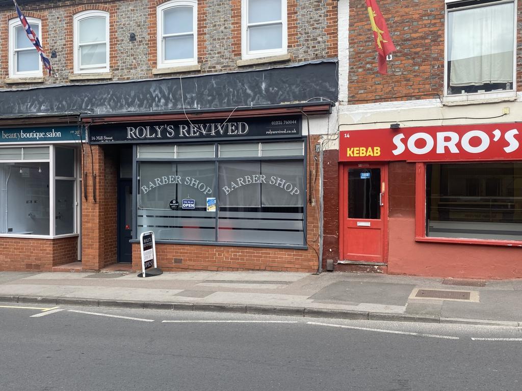 Wantage Retail property (high street) to rent £1,250 pcm (£288 pw)
