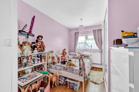 11 Joan Crescent, London, SE9 5RR