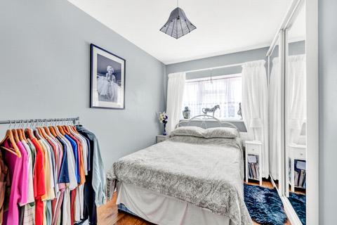 11 Joan Crescent, London, SE9 5RR