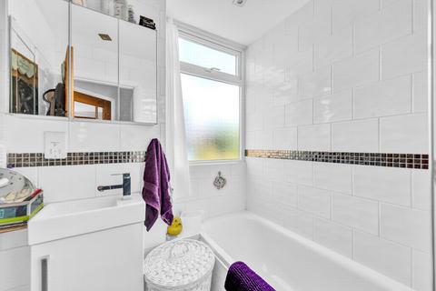 11 Joan Crescent, London, SE9 5RR