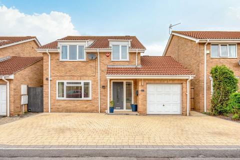 4 bedroom detached house for sale, Willow Gardens - Perfect Family Home